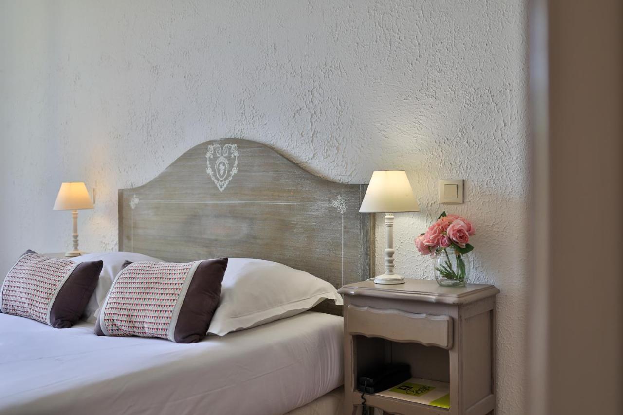 Logis Hotel Castel Mouisson Barbentane Exterior foto
