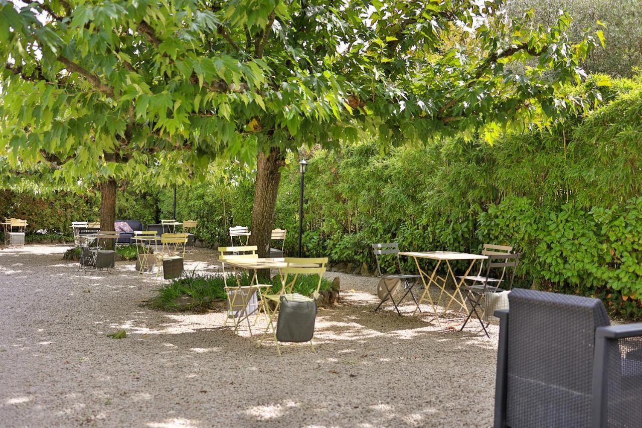 Logis Hotel Castel Mouisson Barbentane Exterior foto